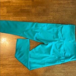 Zyia emerald pocket light n tight “20 capris